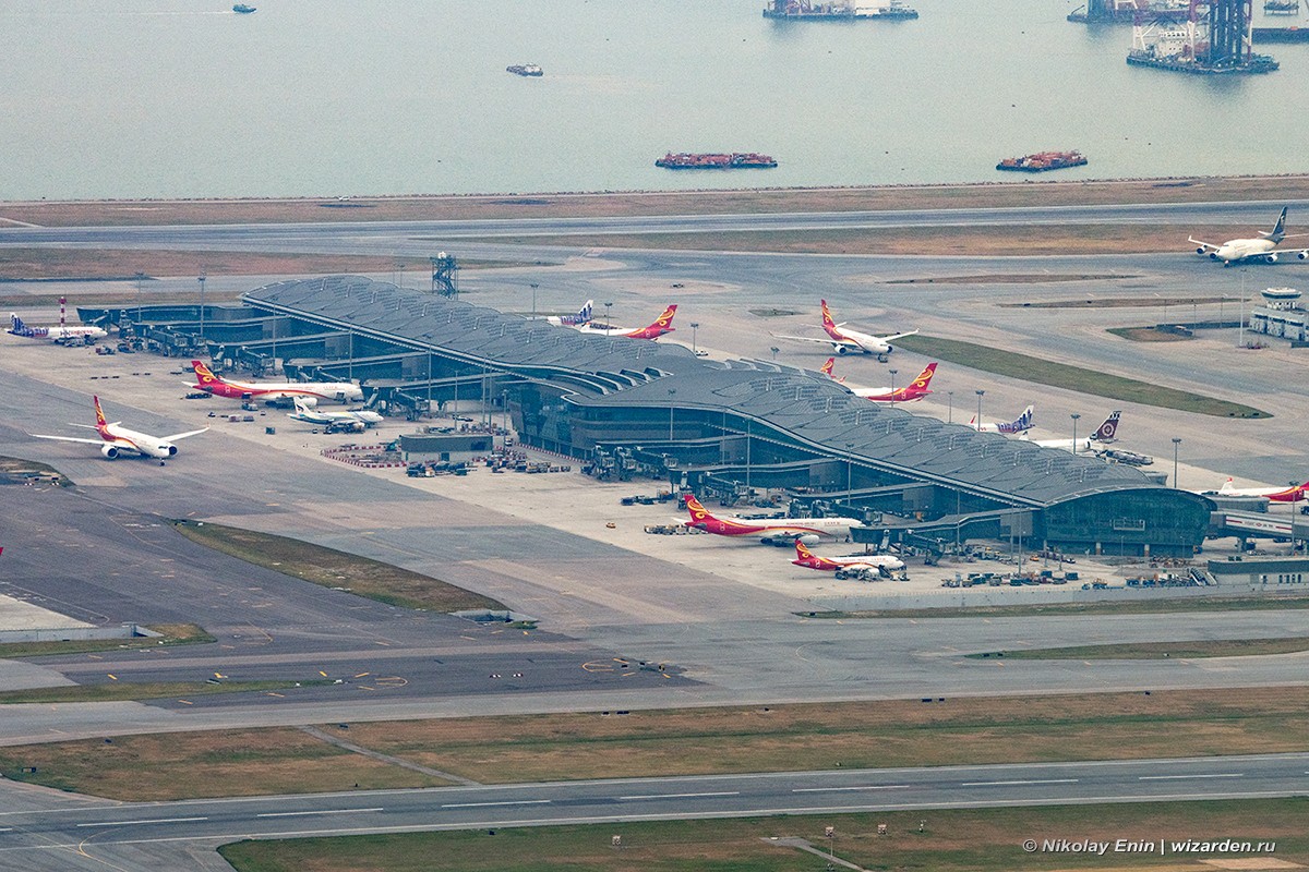 Гонконг. Аэропорт с холмов аэропорт, разных, чтобы, снять, Траффик, точек, пришлось, съемки, тропе, Гонконге, довольно, можно, поэтому, здесь, является, холмов, кадров, выкручивать, таких, Самолётная