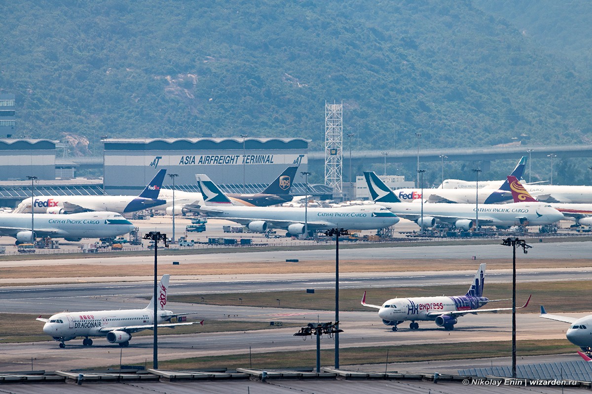 Гонконг. SkyDeck Airbus, Cathay, Boeing, Airlines, Pacific, Dragon, A320232, Airways, A330343X, China, A320214, 777367ER, A330342, A321231, Express, A330343, Nippon, A350941, Embraer, A380841